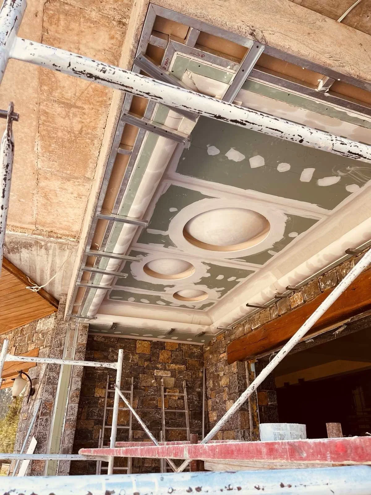 Elatos guestroom spaces & tavern