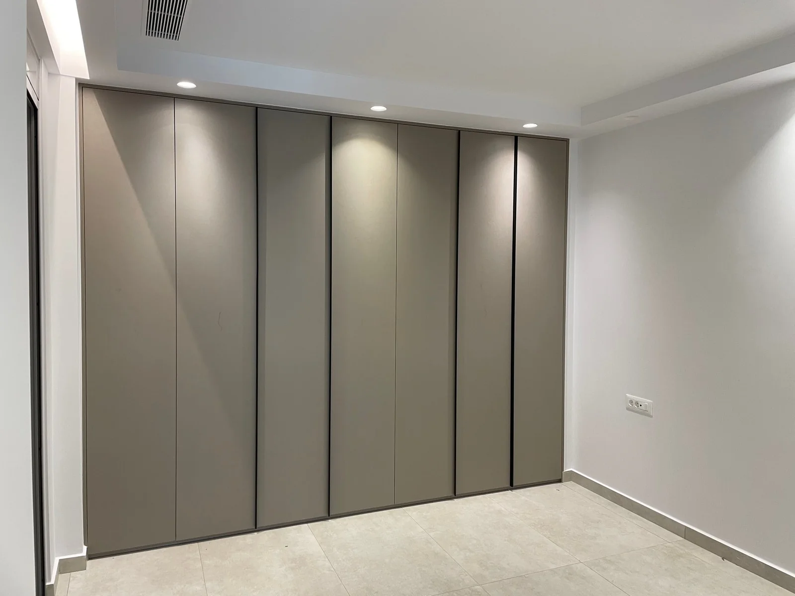 Trampouria two-storey residence 