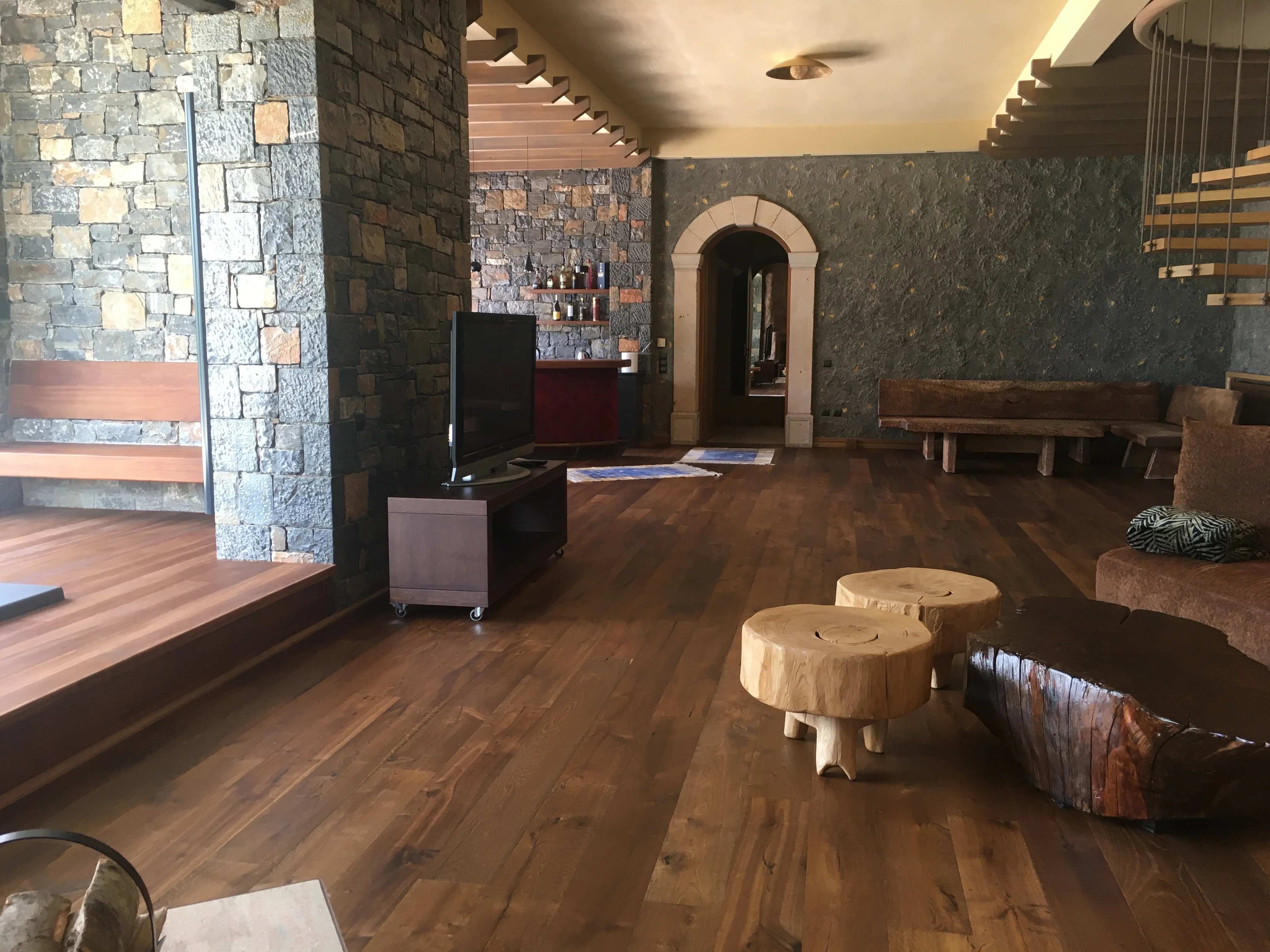 Elatos guestroom spaces & tavern