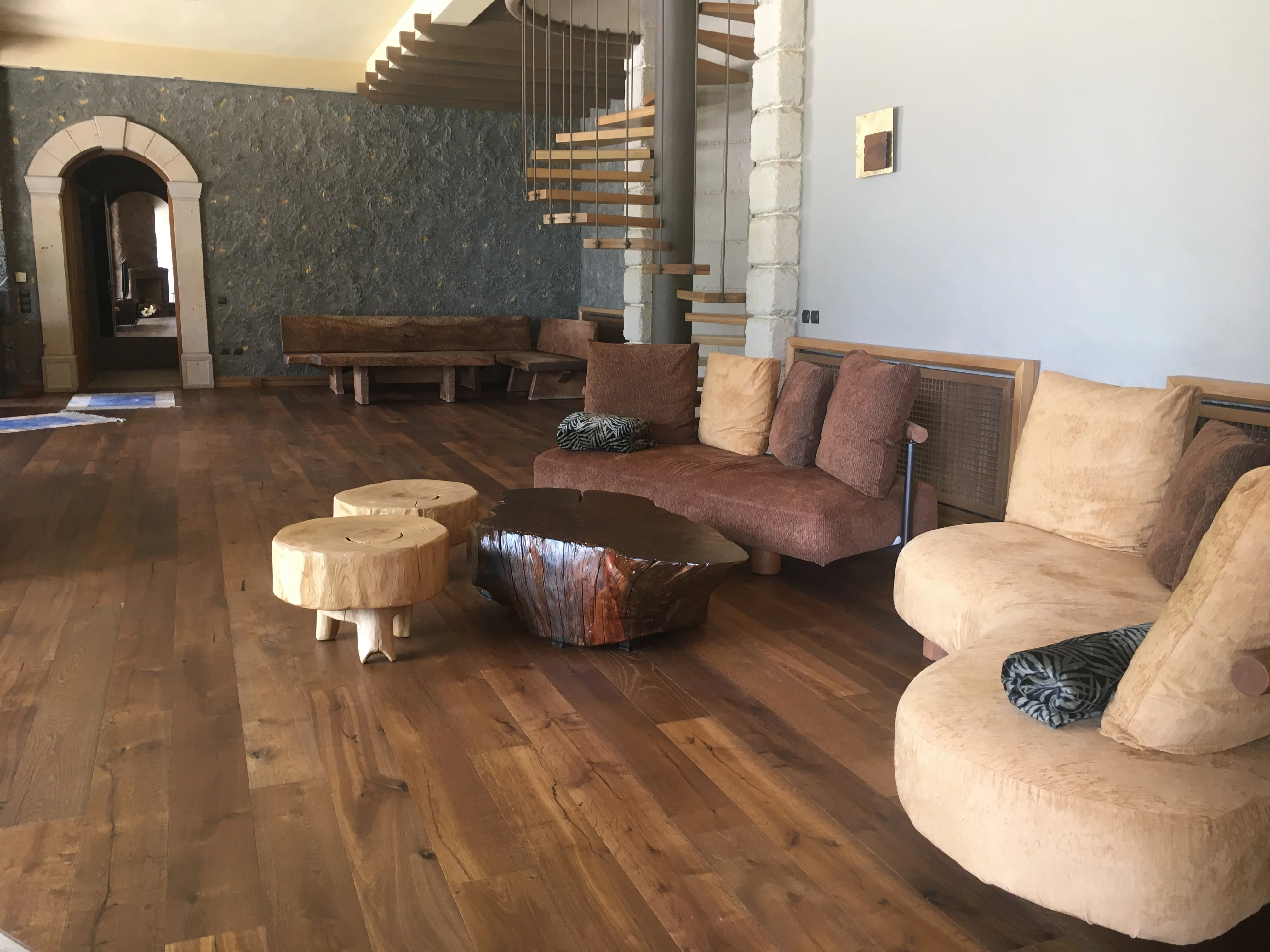 Elatos guestroom spaces & tavern