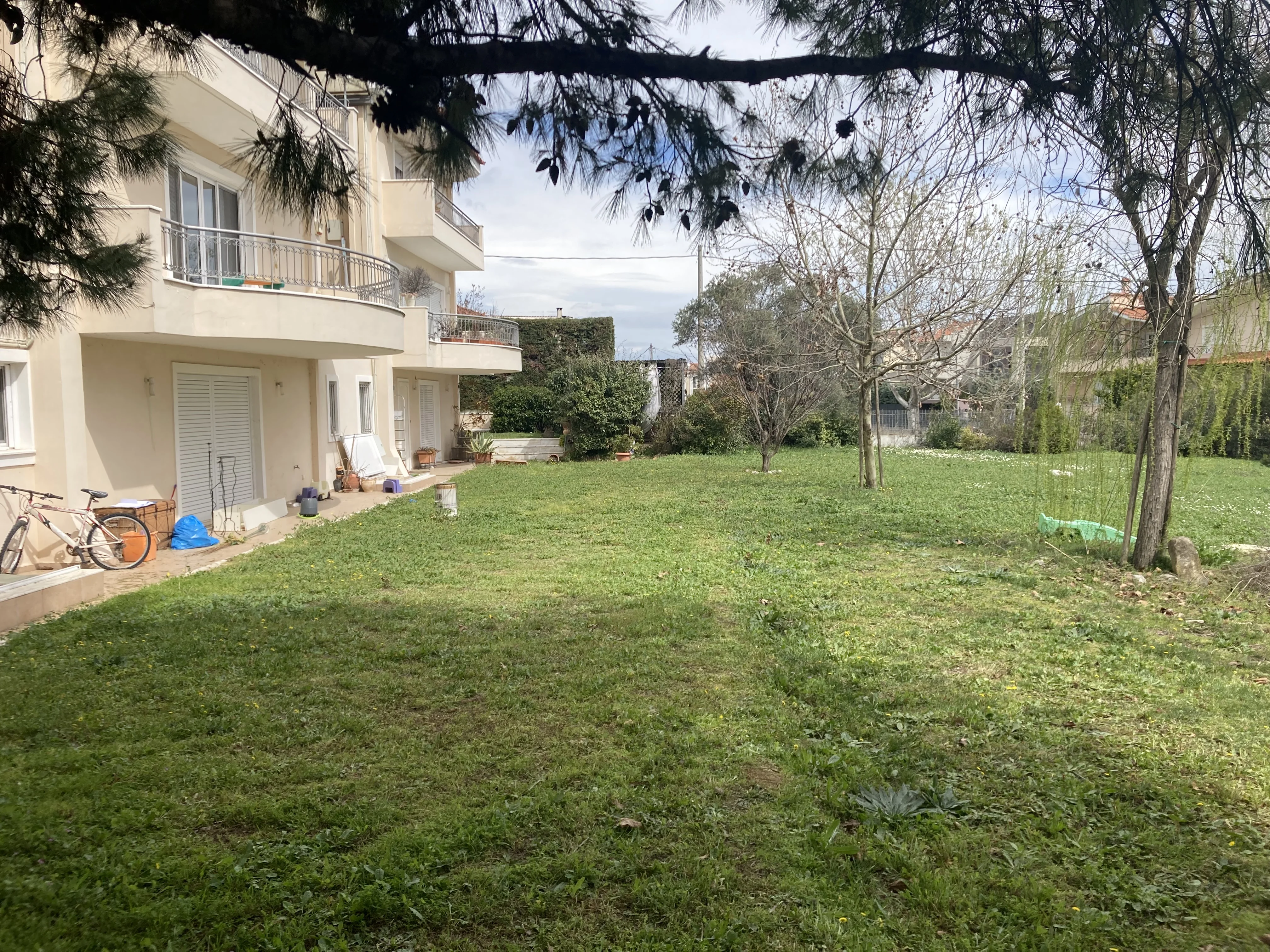 Kryoneri independent residences