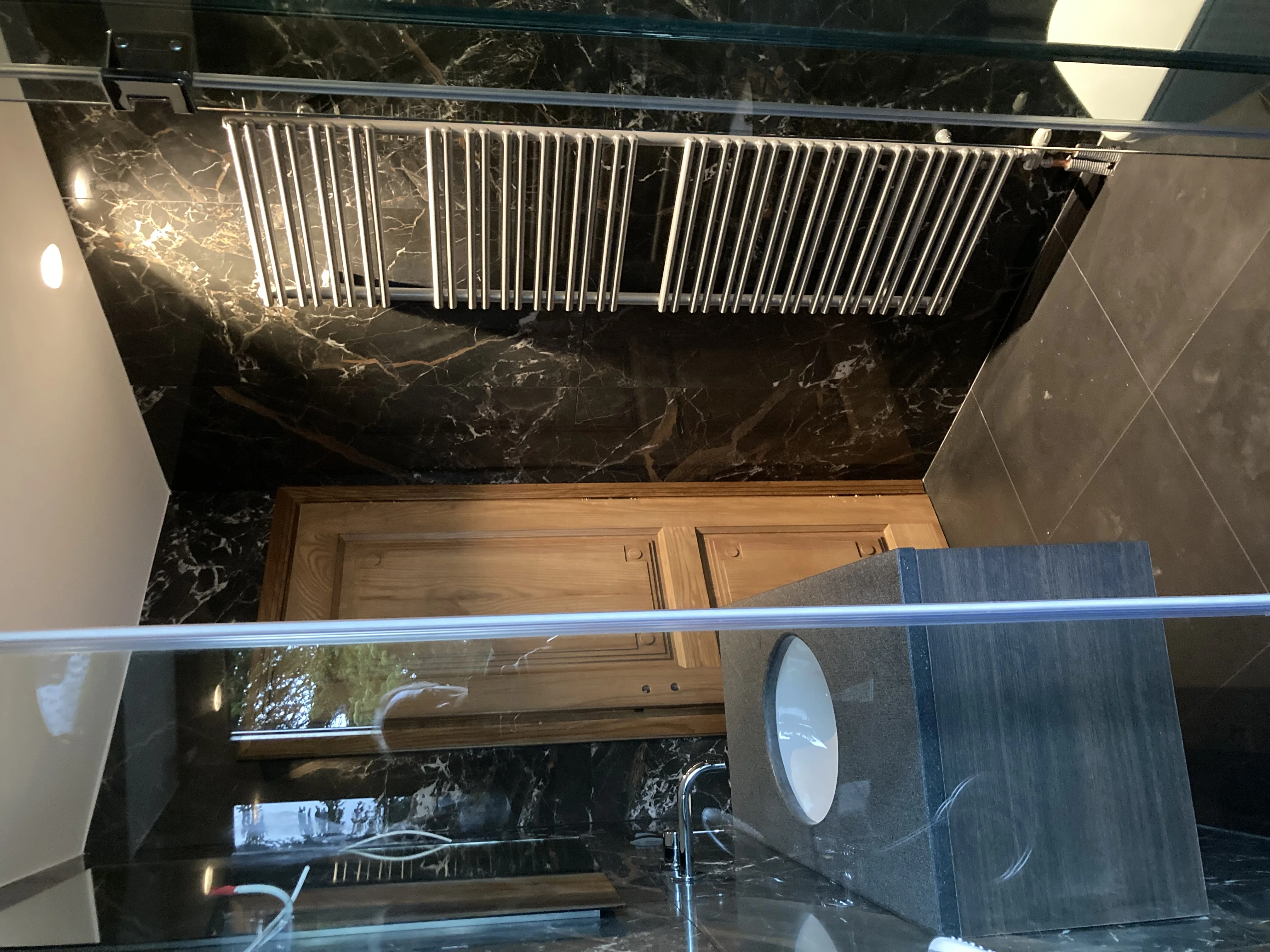 Elatos guestroom spaces & tavern