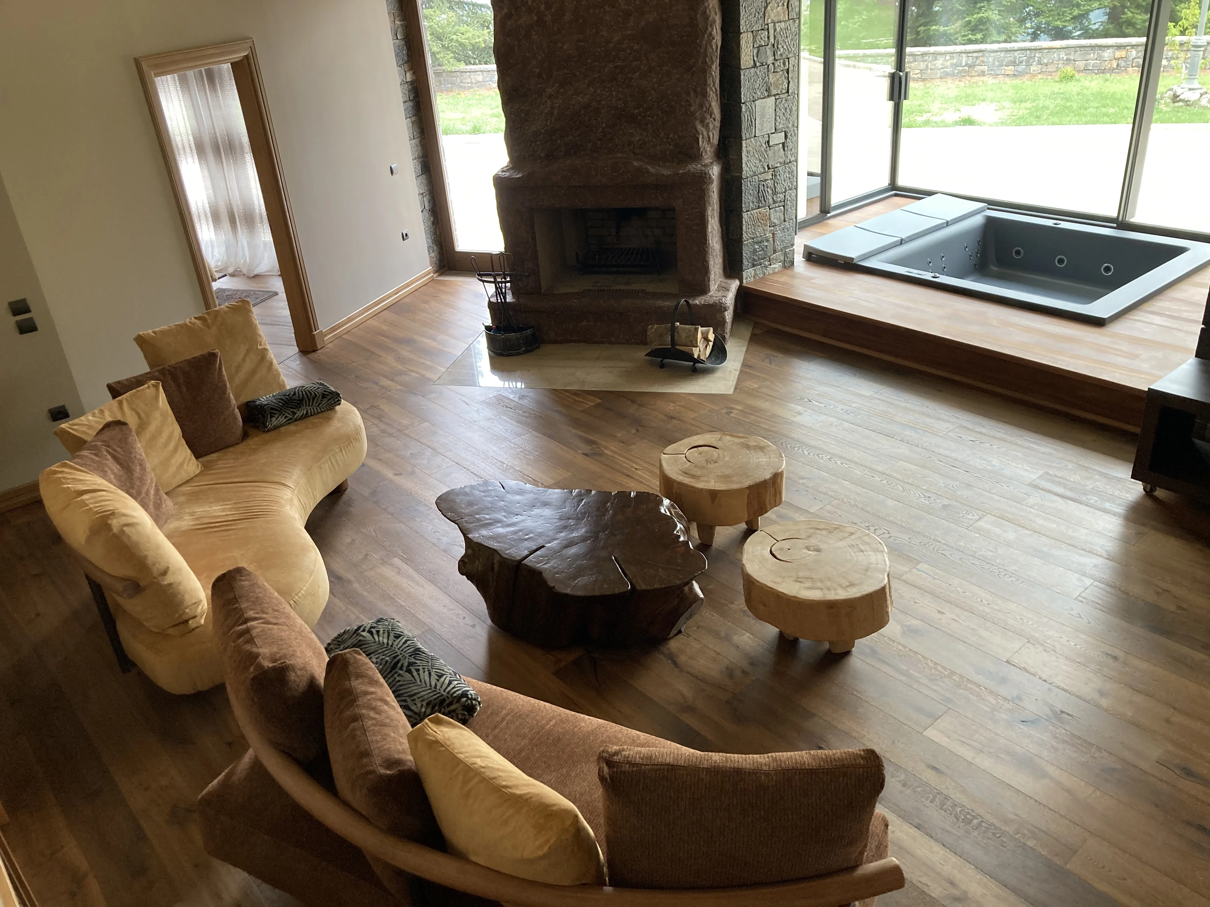 Elatos guestroom spaces & tavern