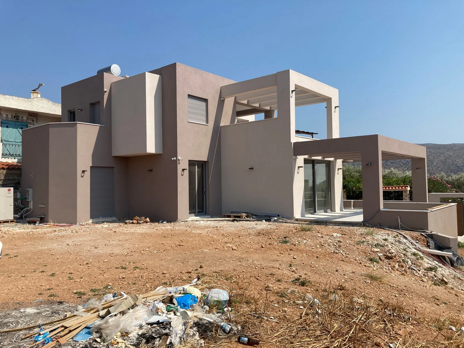 Trampouria two-storey residence 